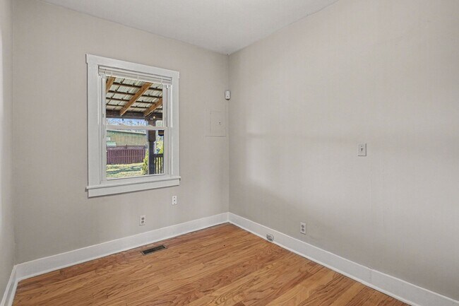 Building Photo - Charming 3 bedroom House in Old Hickory Village