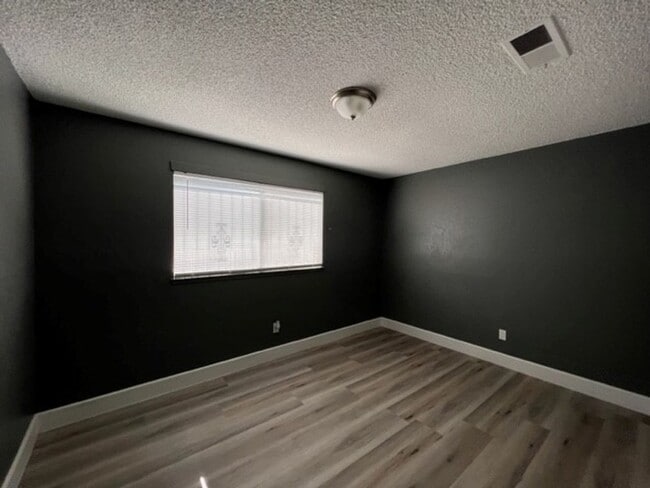 Building Photo - Coming Soon!