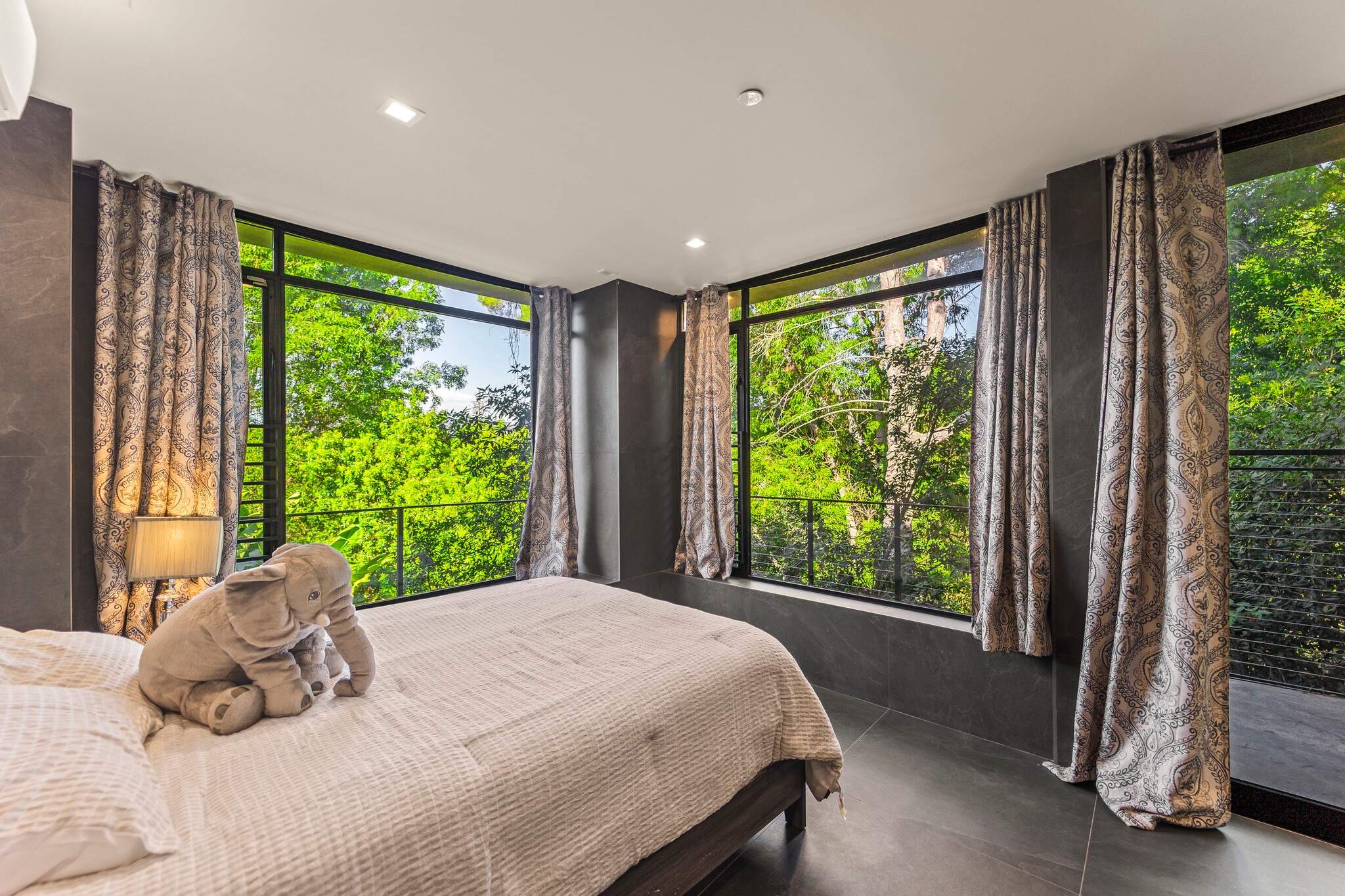 Building Photo - 3712 Broadlawn Dr