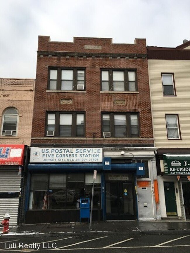 Building Photo - 145 Chestnut Ave