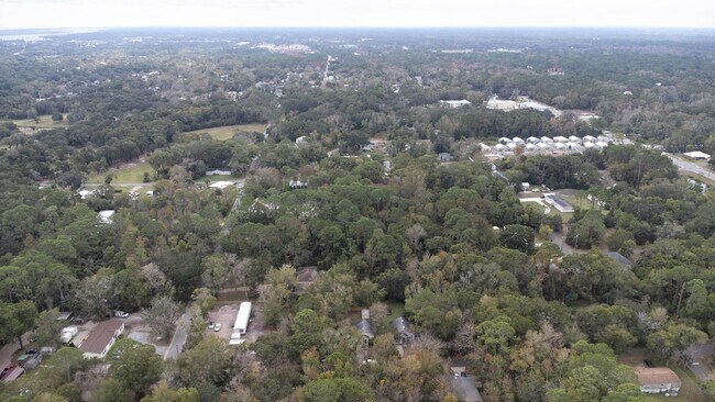 Building Photo - 841 Helen St