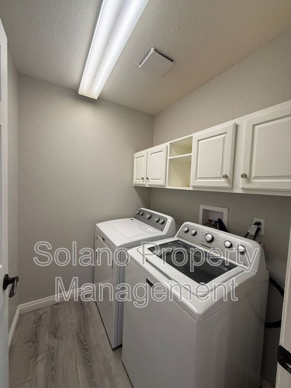 Building Photo - 532 Blarney Cir