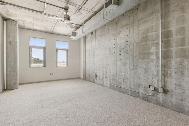 Building Photo - 10 N Summerlin Ave