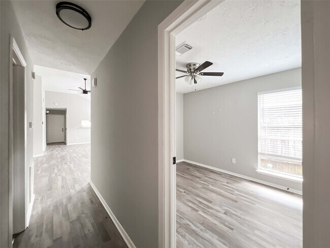 Building Photo - 11007 Tobasa Ct