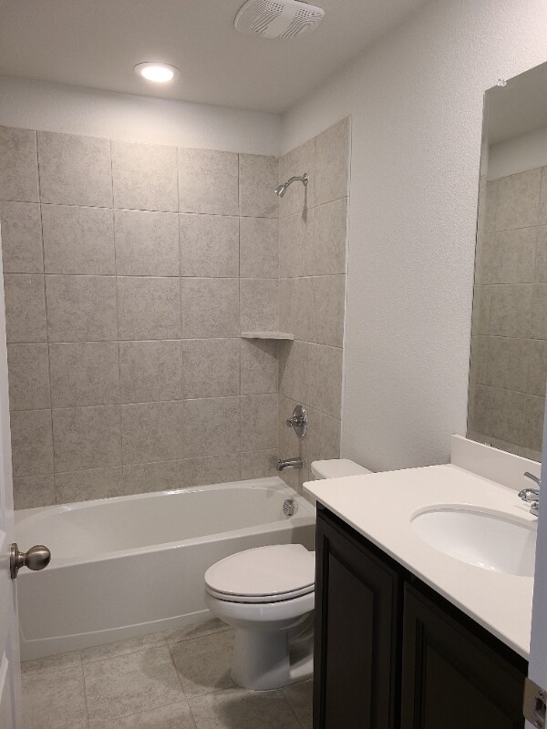 Building Photo - 6820 Meadow Crest Dr