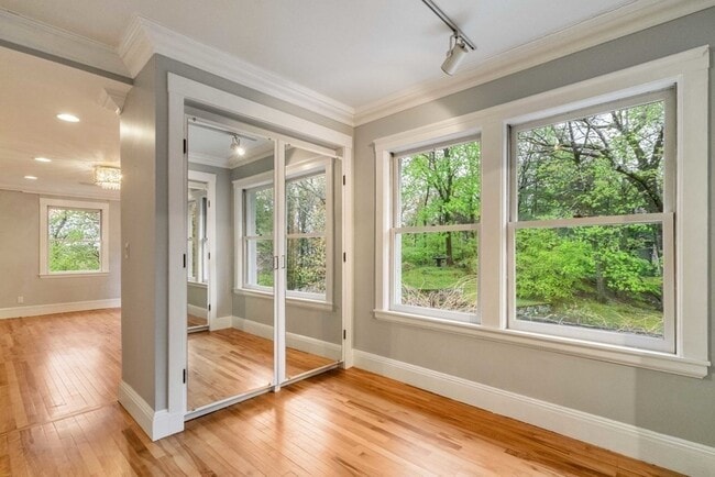 Building Photo - 12 Summit Rd