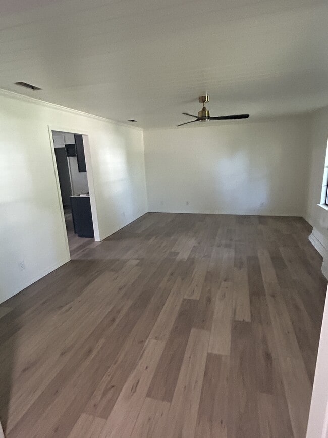 Building Photo - 4 Confederate Dr S