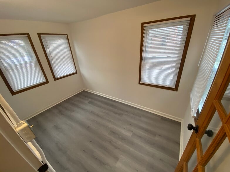 Building Photo - 89 North Dr