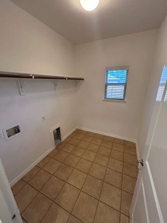 Building Photo - 6547 Portside Ridge Ln