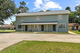 Building Photo - Fully remodeled 2 bedroom in Kissimmee available now!