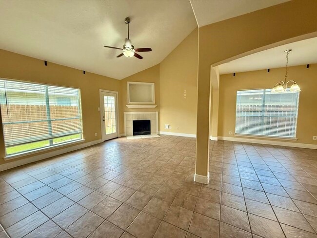 Building Photo - 17006 Maricella Cir