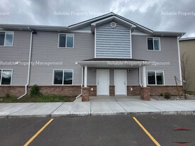 Building Photo - 2015 Lawrence Ln