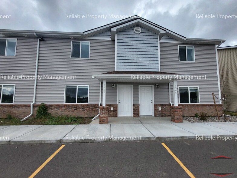 Building Photo - 2015 Lawrence Ln