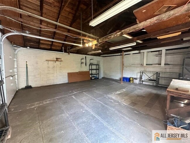Building Photo - 30 Carpenter Pl