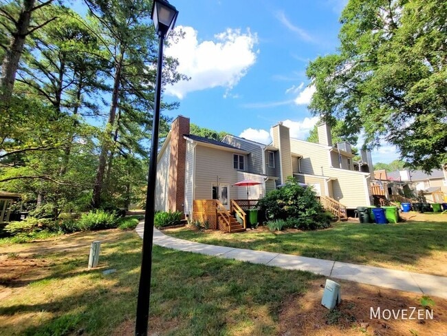 Building Photo - 5622 Darrow Dr