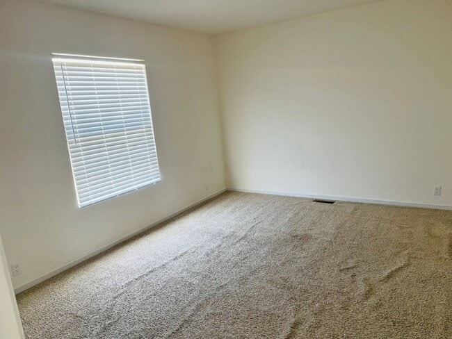 Building Photo - 541 E Sullivan St