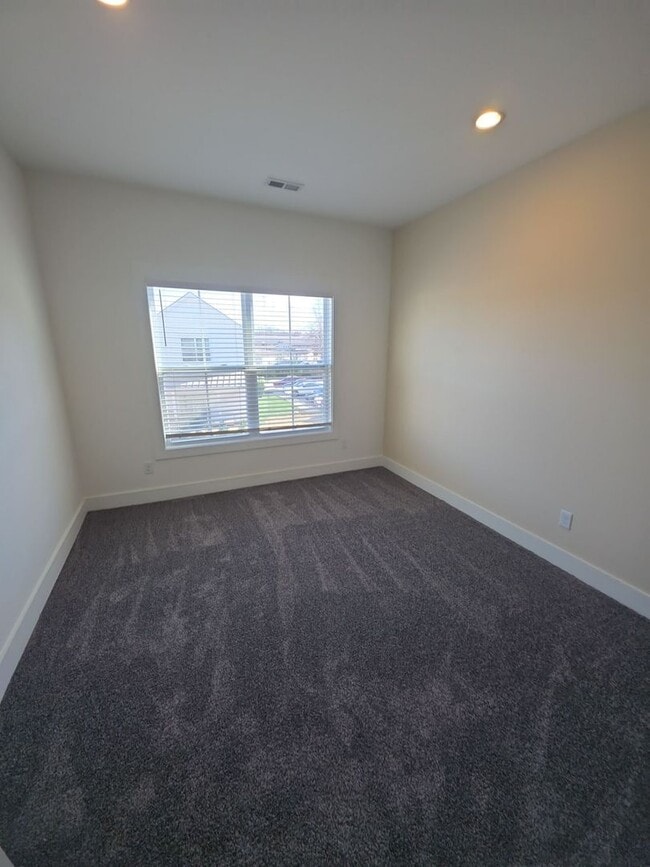 Building Photo - 4-Bedroom HOA Home with Pool Access Near Downtown Cookeville