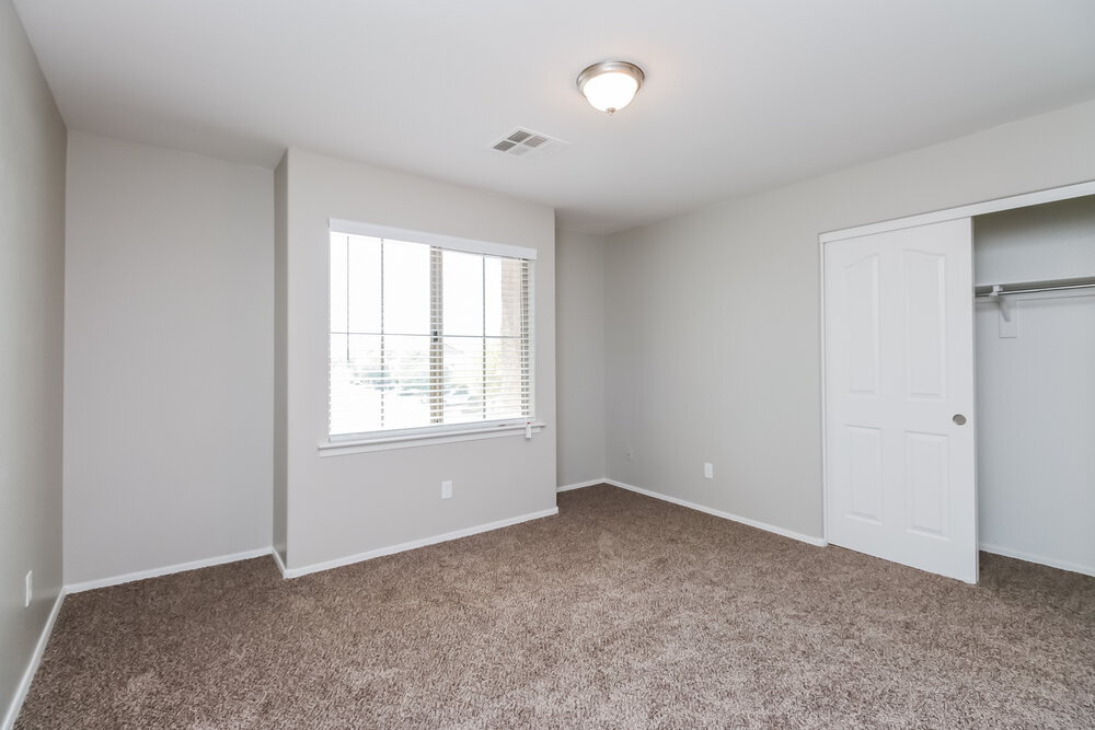 Building Photo - 4056 E Alamo St