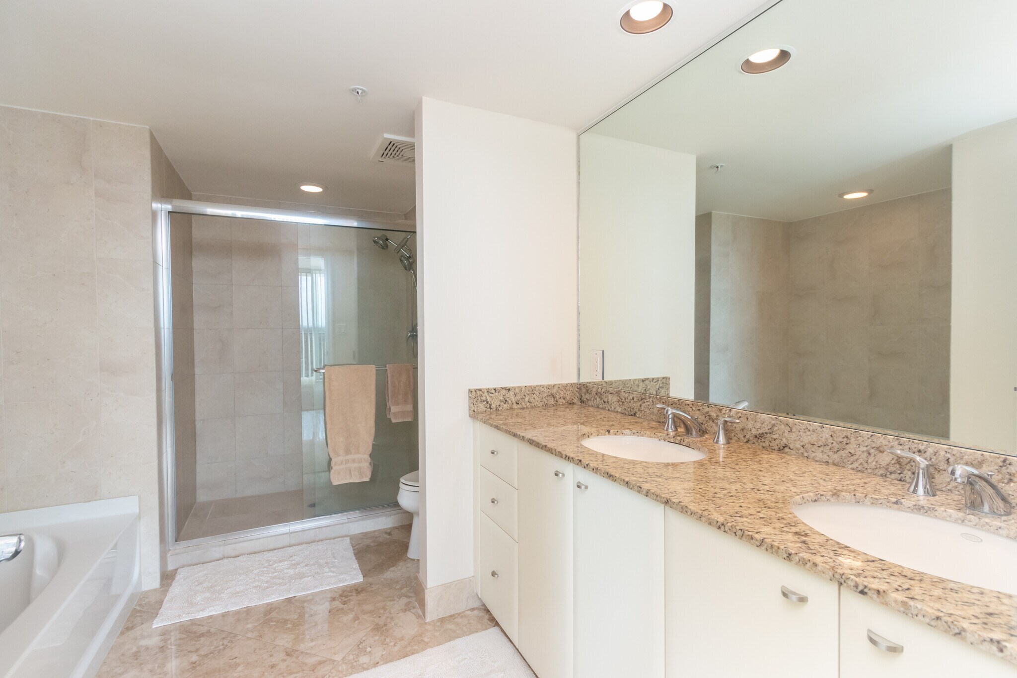 Building Photo - 600 W Las Olas Blvd