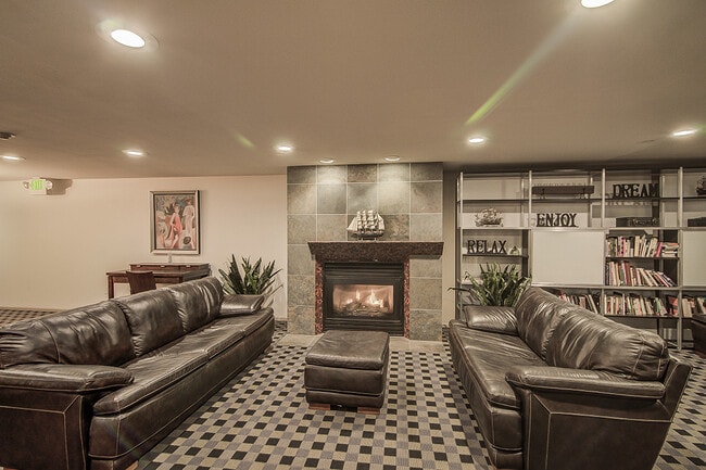 Building Photo - Top floor corner one-bedroom in the heart of it all, don't miss out, tour today!