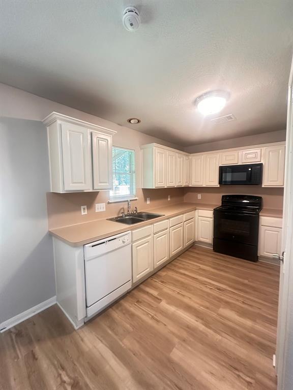 Building Photo - 16409 Danika Oak