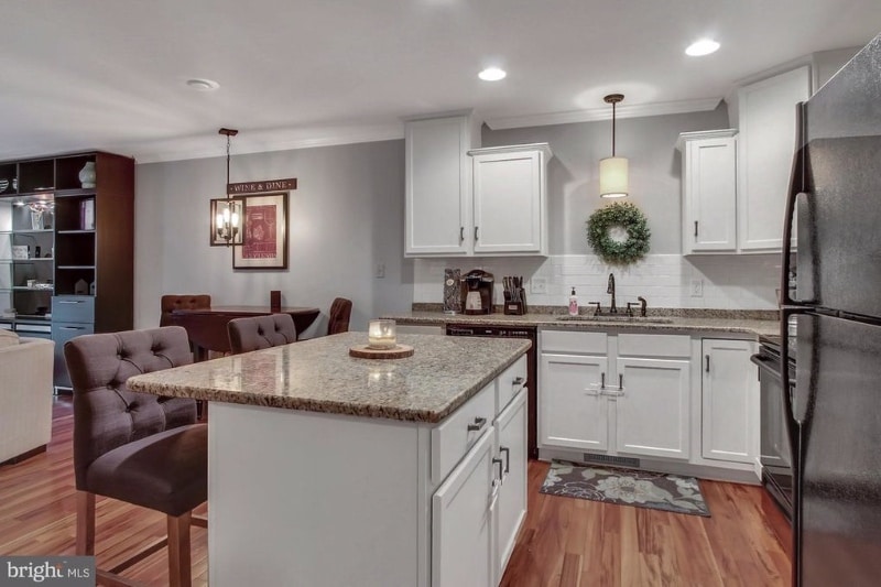 Building Photo - 788 Sylvan Rd