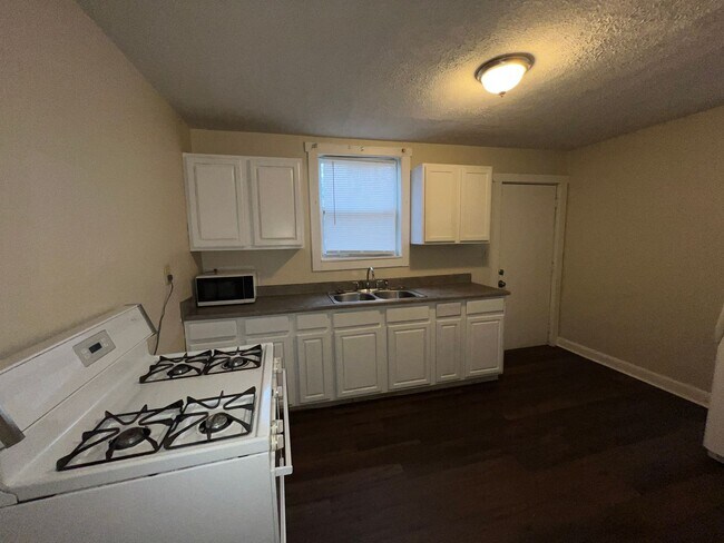 Building Photo - 1483-1485 Republic Ave