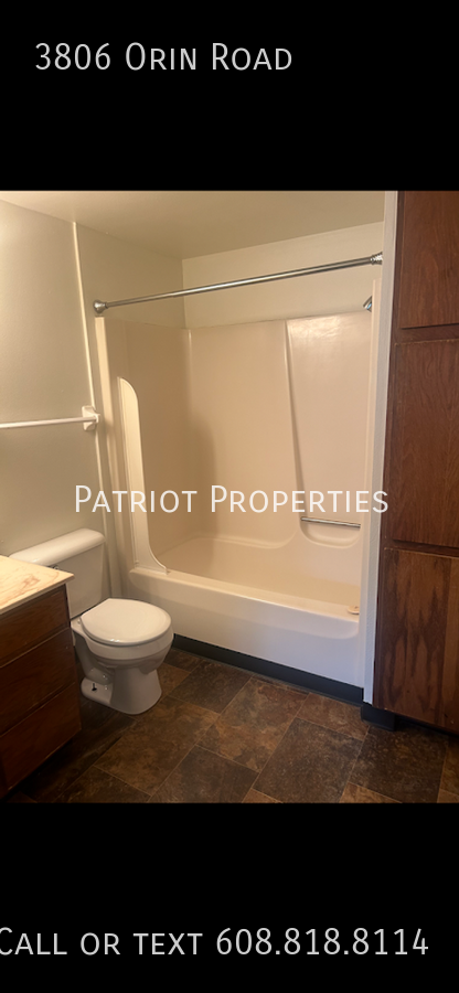 Building Photo - 1 bed/1 bath plus den in Madison, WI!