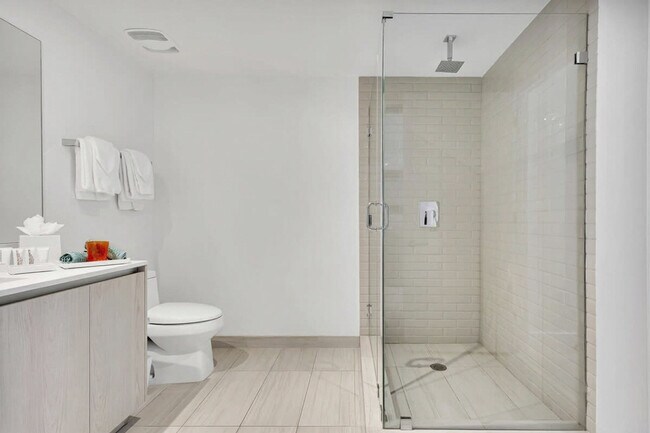 Building Photo - 4010 S Ocean Dr