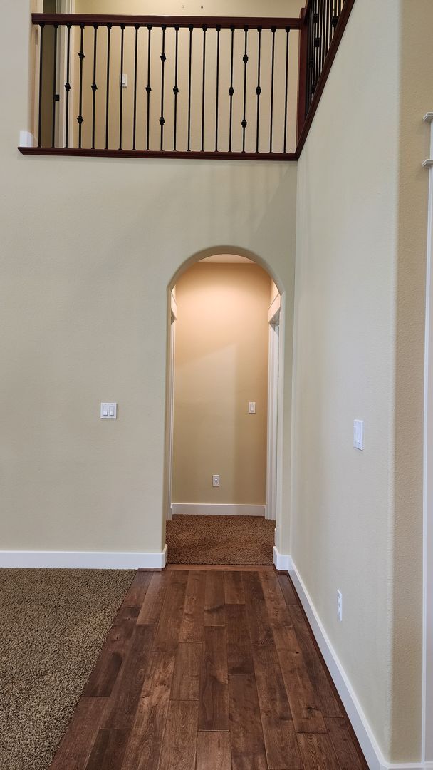 Building Photo - Beautiful Campus Glen 4-Bedroom!