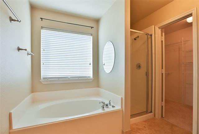Building Photo - 809 Robbin Cir
