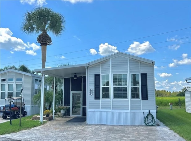 Building Photo - 4637 W Palm Dr