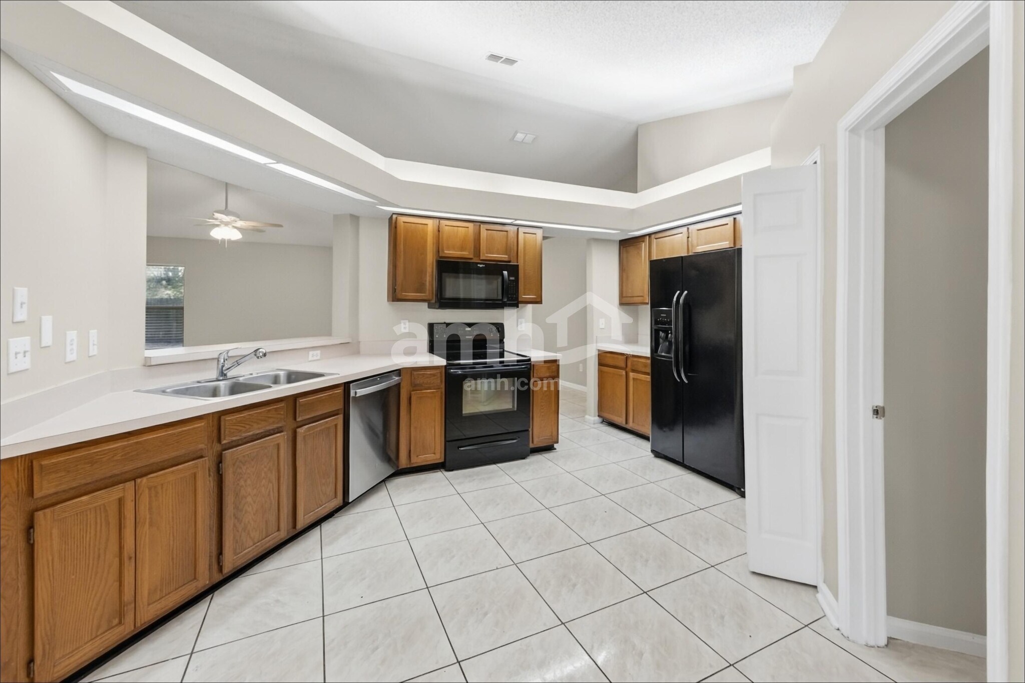 Building Photo - 1773 Chandelier Cir E