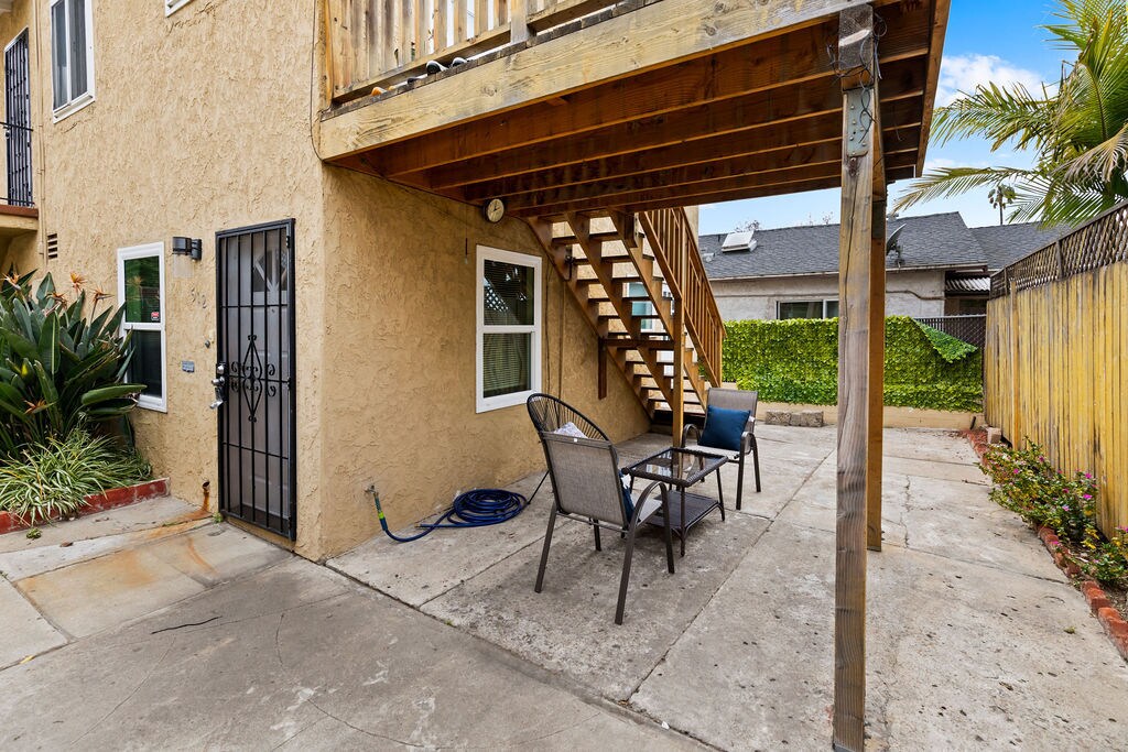 Building Photo - 512 W Juniper St