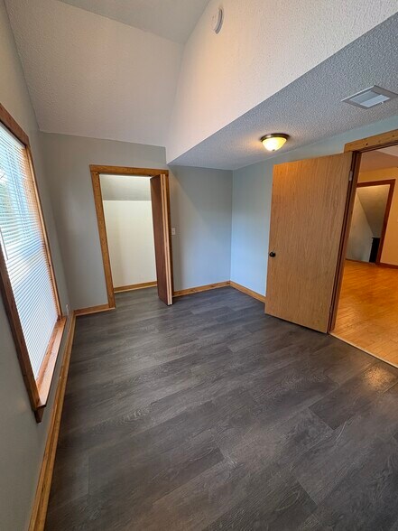 Building Photo - 1060 3rd St NW