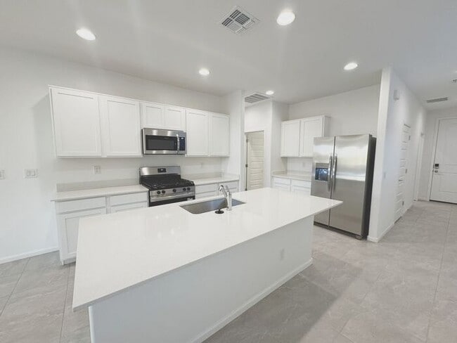 Building Photo - New 3 Bedroom 2 Bath Home at Western Gardens!