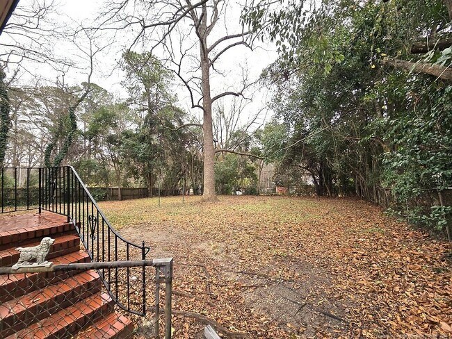 Building Photo - 1917 Catawba St