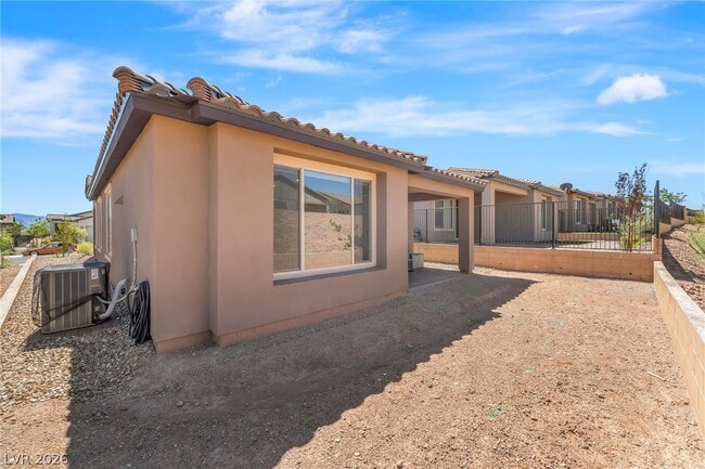 Building Photo - 57 Lk Blf Ct
