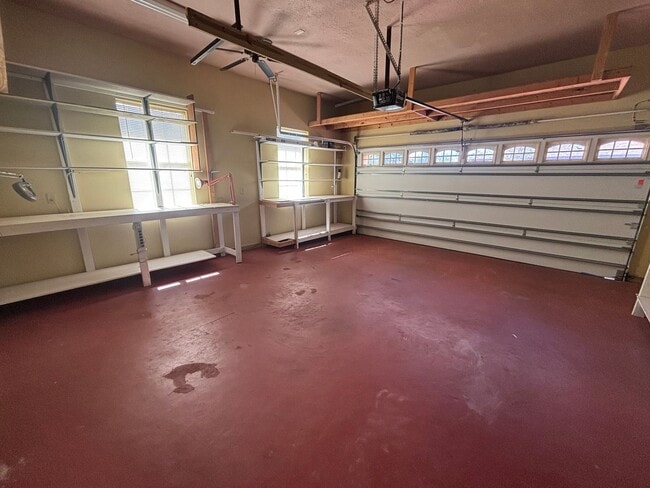 Building Photo - Large home and yard- 4/4 won't last