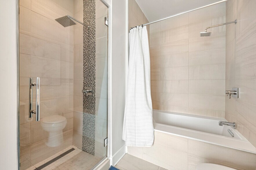 Building Photo - 1400 W Peachtree St NE