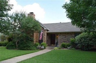 Building Photo - 741 Sparrow Ln
