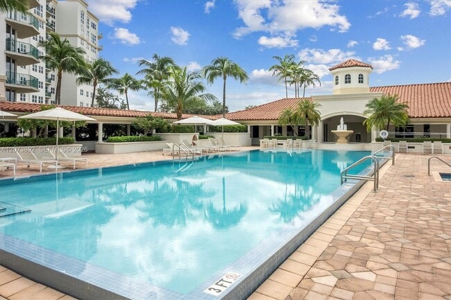Building Photo - 20000 E Country Club Dr