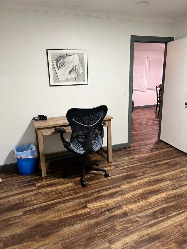 Office with Desk - 346 Orion St