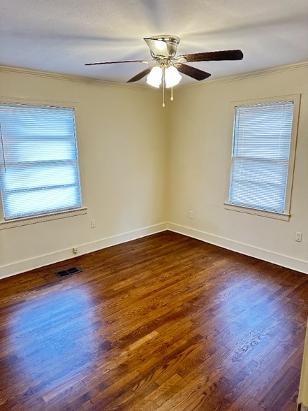 Building Photo - 3679 Southland Dr