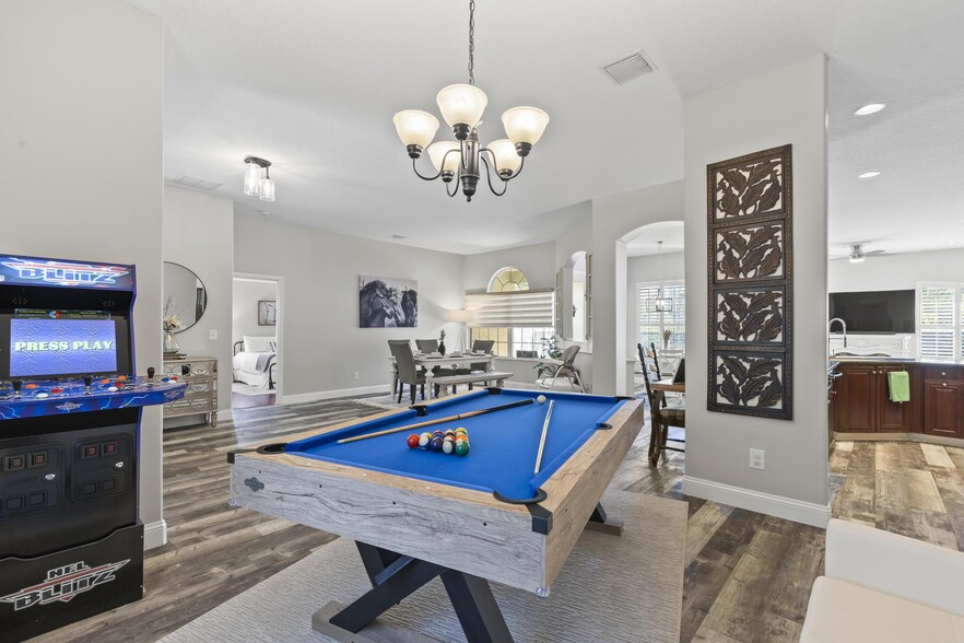 Building Photo - 7 Woodfield Dr