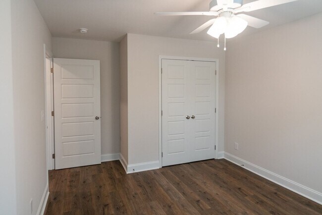 Building Photo - Gorgeous Single Family Home