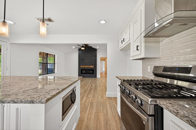 Building Photo - 11507 Oak Valley Dr