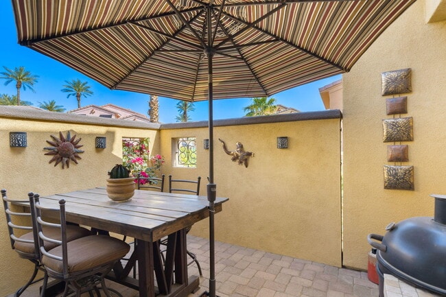 Building Photo - 52230 Desert Spoon Ct