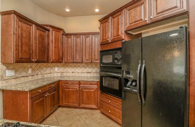 Building Photo - 2460 Monarch Bay Dr