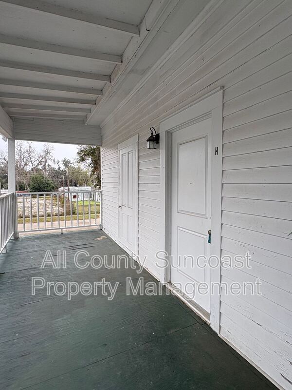 Building Photo - 640 E Washington St